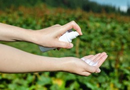 使用防曬噴霧也要注意保護(hù)肺部！?。?></a><a class=